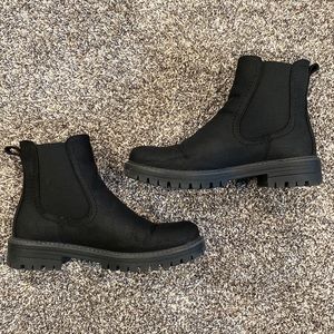 Black Mastery Chelsea Boot